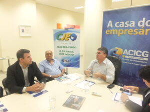 Parceria da Associação Comercial com Estácio de Sá traz novos benefícios a empresários - ACICG.