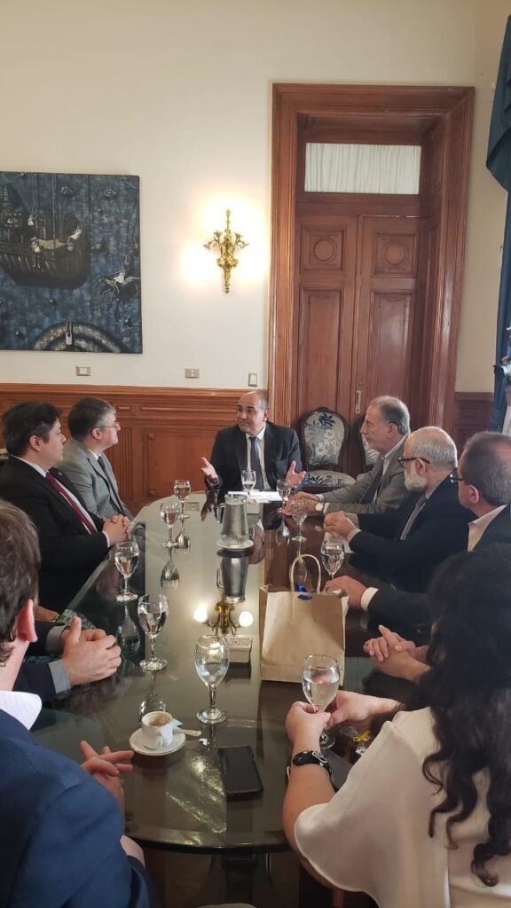 Delegação da ACICG reunida com o governador de Tucumán Juan Luis Manzur.