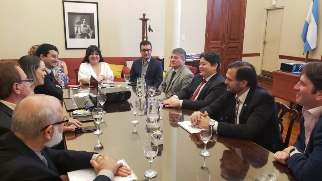 Reunião na sede do governo com representantes da adminsitração de Jujuy - ACICG. 