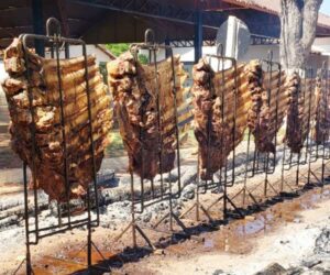 ACICG promove 4ª Costelada Fogo de Chão na Colônia de Férias